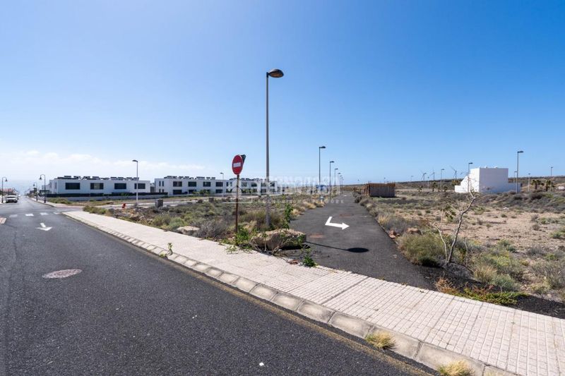 Foto df28d358-f8ff-4950-8cbe-1031fee7f1a7. Terreny residencial a Arico