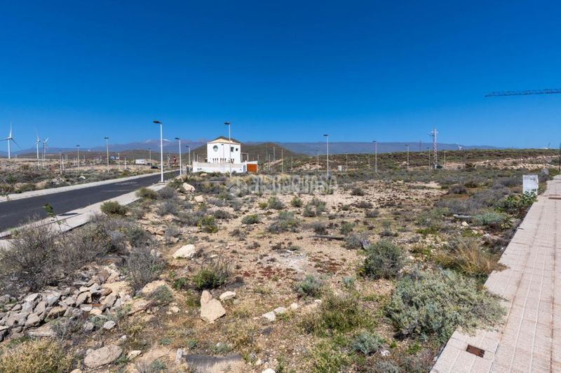 Foto e686d3ce-e576-45a8-96bb-5da8af0c7fab. Terreny residencial a Arico