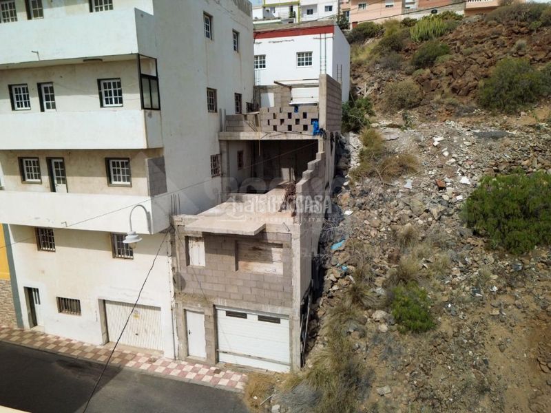 Foto 0a60a055-dd42-47e5-af6a-940798b000f3. Edificio in Arico