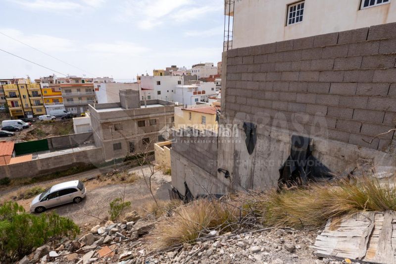 Foto 12042794-5440-4487-b8cb-cfa74400ab61. Edificio in Arico