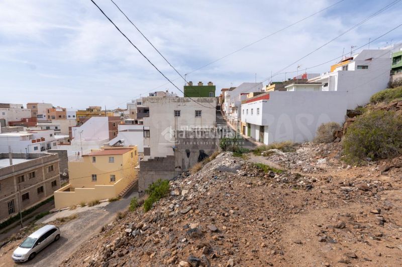 Foto 1cc97849-0910-49f0-a878-57c66abb3d68. Edificio in Arico