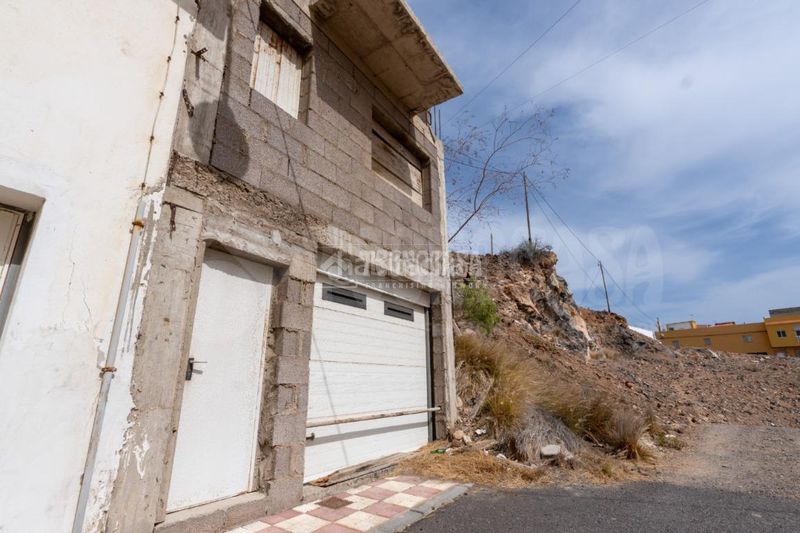 Foto 2f91845a-71e3-4f6c-ae2e-3607b7495e73. Edificio in Arico