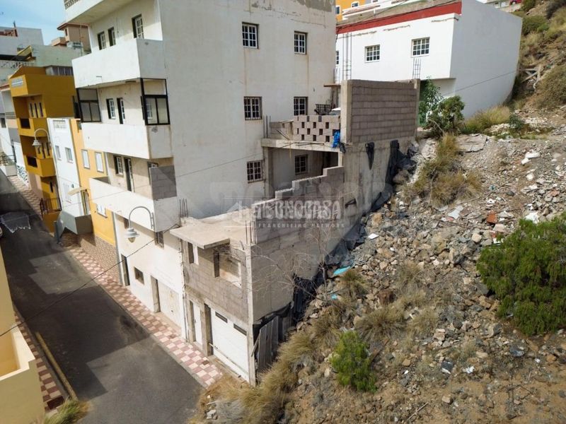 Foto 365fea1c-8430-4a3a-961c-4bb62fce2afb. Edificio in Arico