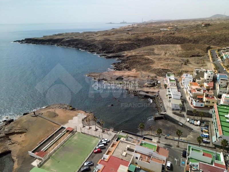 Foto a9faa4df-e253-443c-b55c-dcace8e9043e. Edificio in Arico