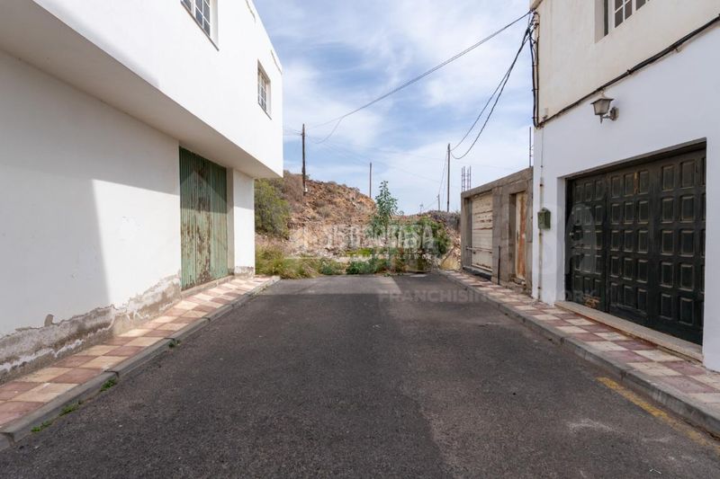 Foto c1ef1a20-7d15-4e40-a27c-ad567c47b1d2. Edificio in Arico