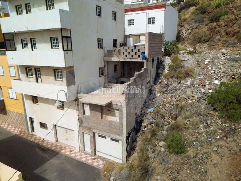 Foto c5a73a9e-4a00-4198-a563-3d176ff54bd4. Edificio in Arico