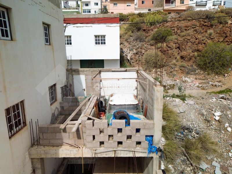 Foto d186ff57-e931-4e65-825b-b8f7bd232eb4. Edificio in Arico