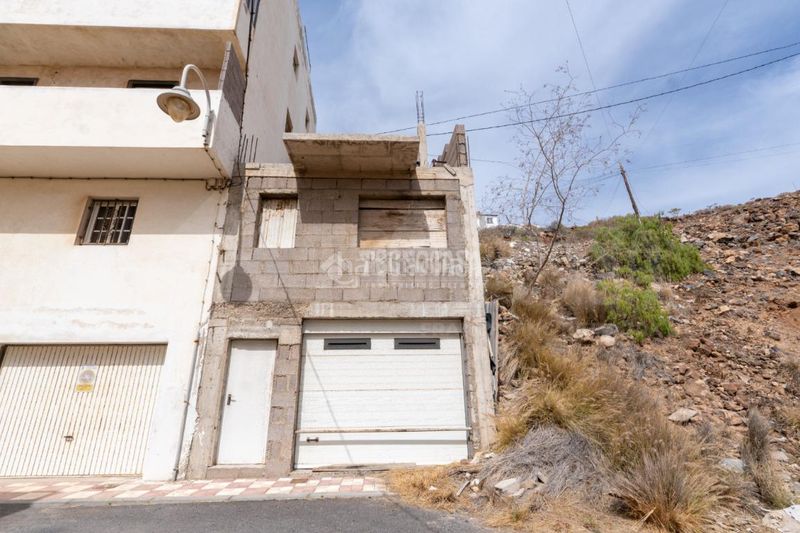 Foto e3d168e2-e35d-449e-9d5a-a1386f24ee3a. Edificio in Arico