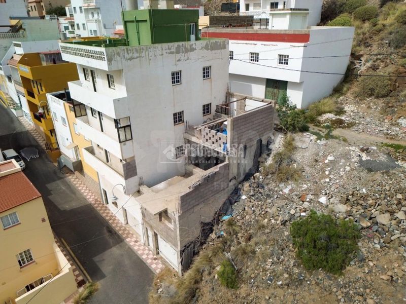 Foto eedfb041-5cf2-472f-91c9-866f1dce95c8. Edificio in Arico