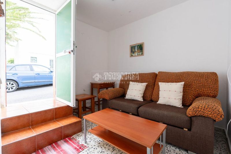 Foto 084f0299-31d9-4fee-b2e8-23d862205337. Casa aparellada amb calefacció a Arico