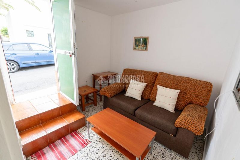Foto 13d86311-0561-4767-91b5-667a43329a2e. Casa aparellada amb calefacció a Arico