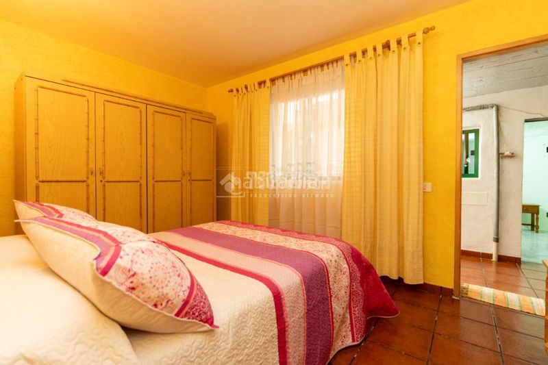 Foto 76e272a3-06fe-4473-af92-d1ea9dd307dc. Casa aparellada amb calefacció a Arico