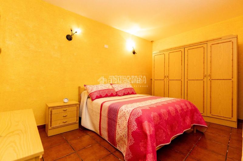 Foto 96a62643-e3e1-43cb-b030-85b7cab4d3c2. Casa aparellada amb calefacció a Arico
