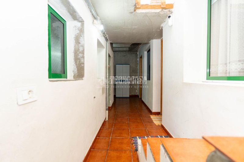 Foto b18d0b41-296f-4242-b129-f5033ab52b04. Casa aparellada amb calefacció a Arico