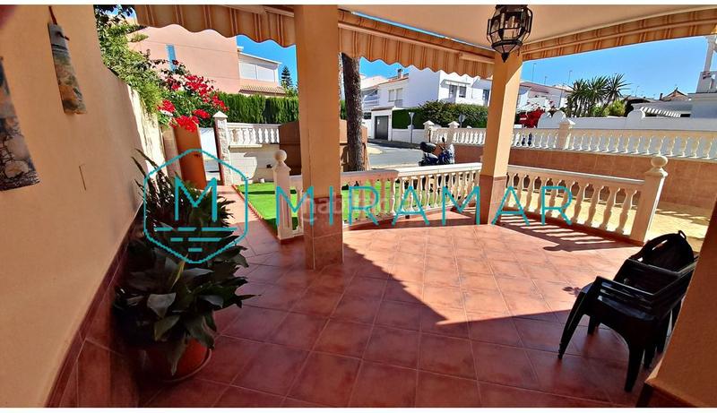 Foto 4bf5e5a1-69c0-4658-b239-6e170823b889. Chalet  en venta en islacristina Urbasur, 4 dormitorios. en Islantilla