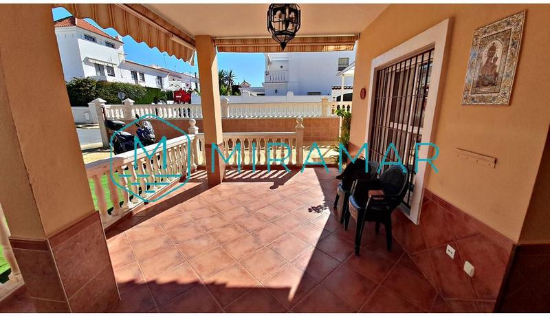 Foto 6e4b2988-6244-426b-ad52-5d584653074a. Chalet  en venta en islacristina Urbasur, 4 dormitorios. en Islantilla