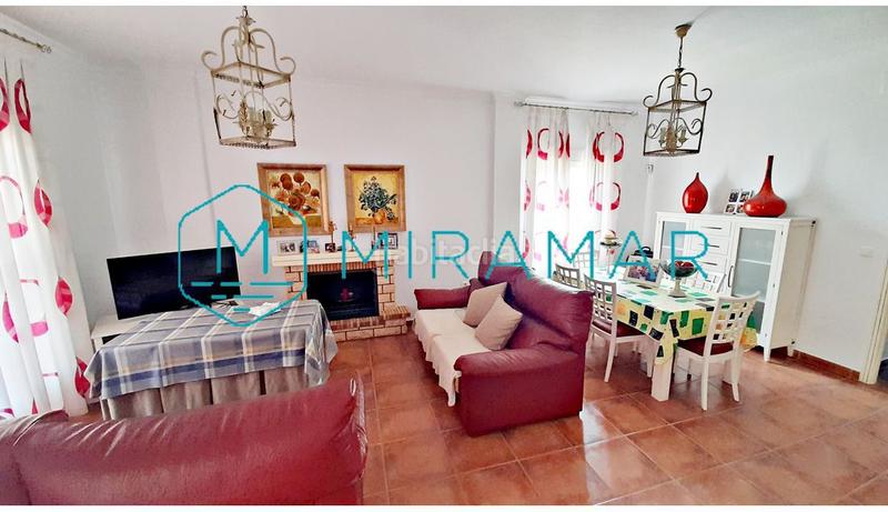 Foto 8b18ec56-7d85-467b-b5cd-95454f20adaf. Chalet  en venta en islacristina Urbasur, 4 dormitorios. en Islantilla
