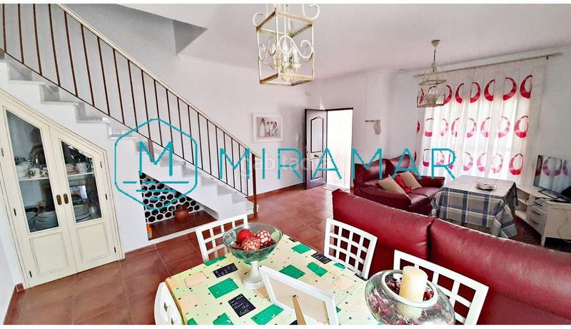 Foto 96bb369a-0140-486e-b83a-4e9e022dba4c. Chalet  en venta en islacristina Urbasur, 4 dormitorios. en Islantilla