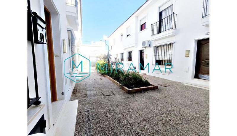 Foto f33d51bb-d0a3-4079-8054-f4b71d388ecf. Casa adosada adosado en venta , 3 dormitorios. en Villablanca