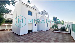 Xalet en Villablanca. Chalet en venta en villablanca, 4 dormitorios.