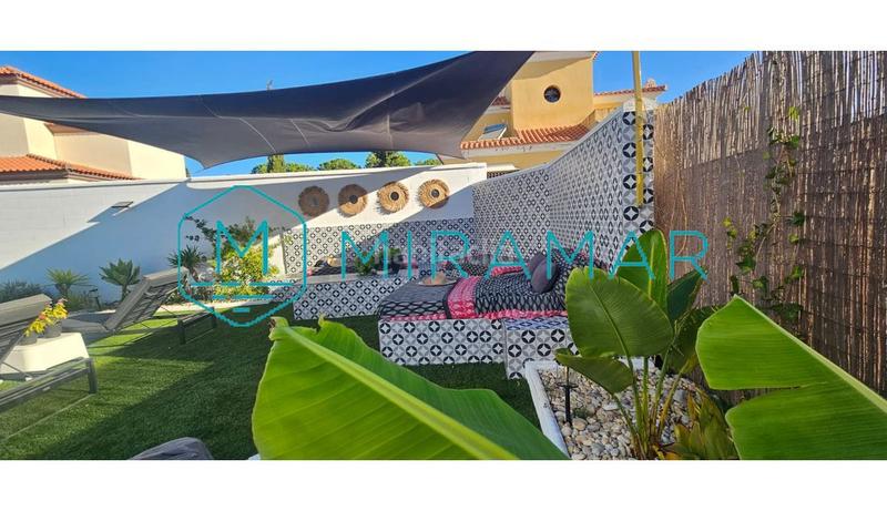 Foto 1e5600cc-2522-4ade-9f06-eb4297df2e86. Chalet avec parking dans Costa Esuri Ayamonte