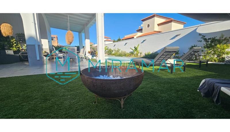 Foto dafebdea-bdc3-42e2-af74-fb635a061b2e. Chalet avec parking dans Costa Esuri Ayamonte