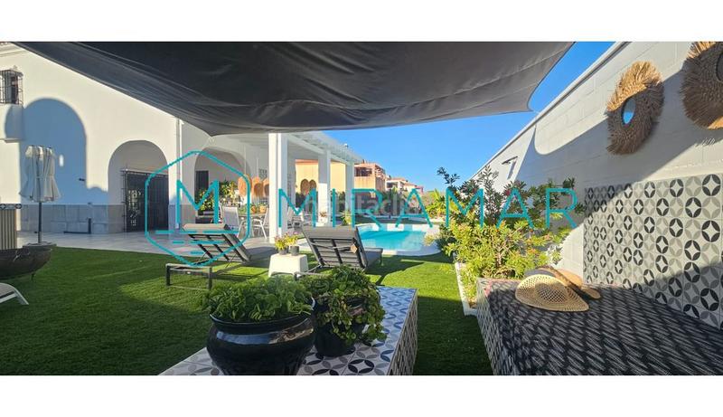 Foto fdfc3637-7803-43b1-af48-c4fed94bc6eb. Chalet avec parking dans Costa Esuri Ayamonte