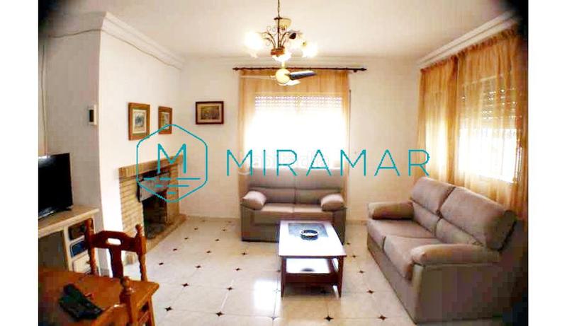 Foto 4caa100d-aa47-4935-b8ca-1449524f6627. Xalet amb aparcament a La Antilla