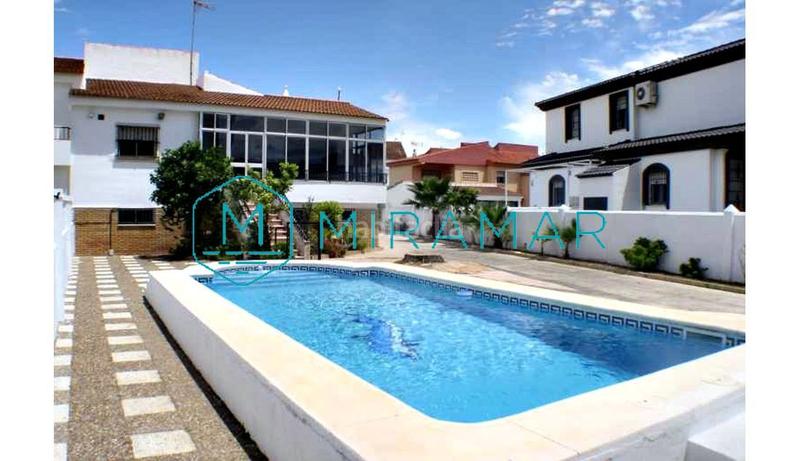 Foto ad893527-4383-4bd8-a367-929ff4bfe194. Xalet amb aparcament a La Antilla