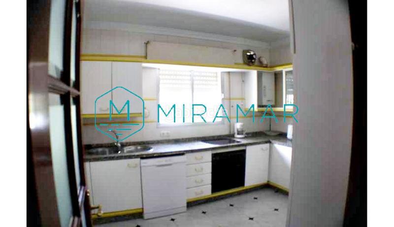 Foto f514de43-96d8-4337-b0da-d215e59ce4bc. Xalet amb aparcament a La Antilla