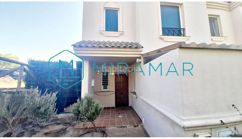 Foto 3c0dc80b-4ffa-400e-8da6-f03ded870502. Maison jumelée avec parking dans Costa Esuri Ayamonte