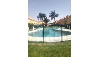 Maison jumelée à La Redondela. Adosado en venta en la redondela, 2 dormitorios.