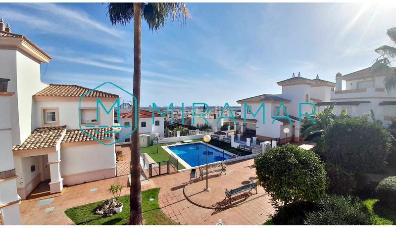 Foto 63d3b015-2dff-49e9-983e-f9ff4a4478ef. Chalet pareado en venta , 4 dormitorios. en Ayamonte ciudad Ayamonte