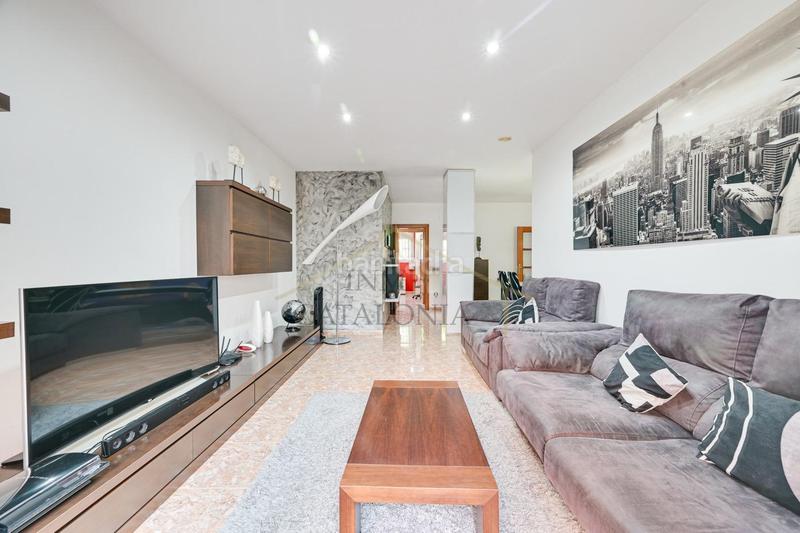 Foto 66e9d404-2e33-4e0e-b041-ef28ddae96e0. Planta baja exclusivo! bajo con amplia terraza y parking tu oasis cerca del mar! en Malgrat de Mar