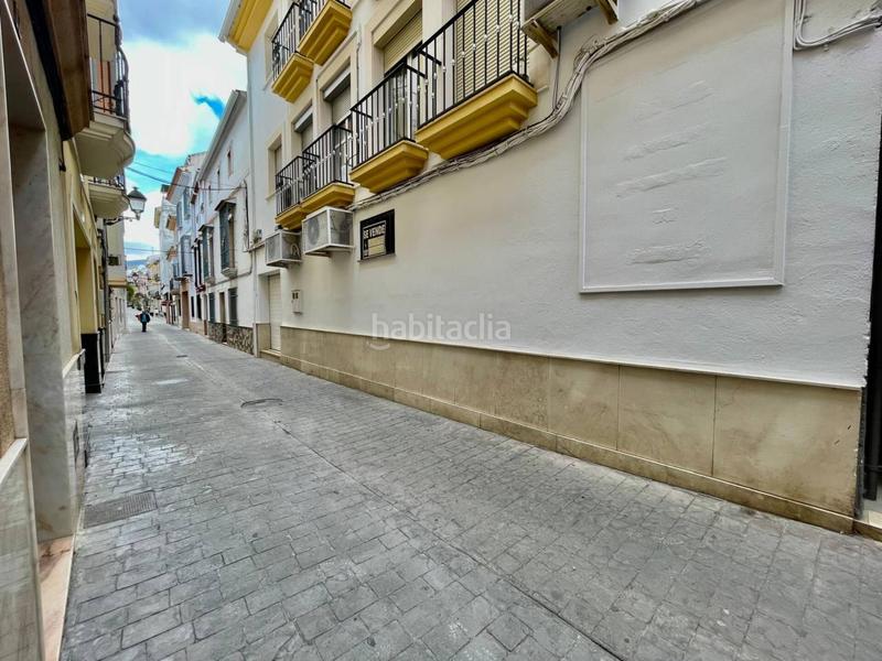 Foto 0e4cbbd4-6beb-411f-8aa8-add2e5b3bc5e. Local comercial local muy exclusivo en pleno centro comercial en Cabra