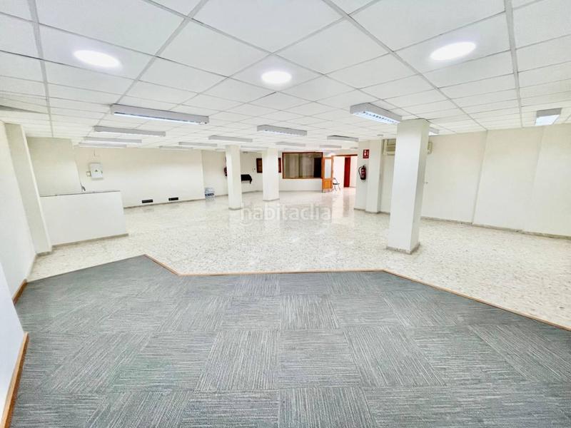 Foto 36f24854-b2d6-4e39-9307-96ee4048ee7d. Local comercial local muy exclusivo en pleno centro comercial en Cabra