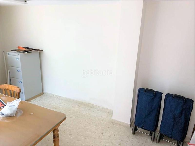 Foto 468f5e4d-ffce-48d9-ade9-1961e4967a46. Local comercial local muy exclusivo en pleno centro comercial en Cabra