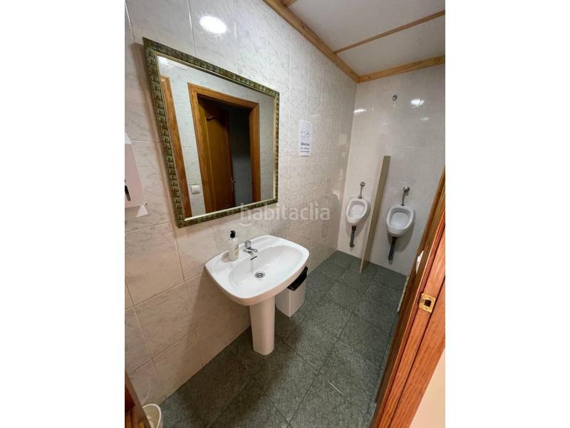 Foto 6780494d-eccb-4780-b0fd-f91f43720962. Local comercial local muy exclusivo en pleno centro comercial en Cabra