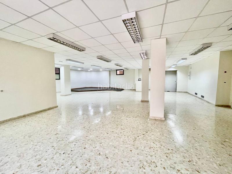 Foto 6c8a60e3-1d81-42e7-aaf9-2ca9847063b2. Local comercial local muy exclusivo en pleno centro comercial en Cabra