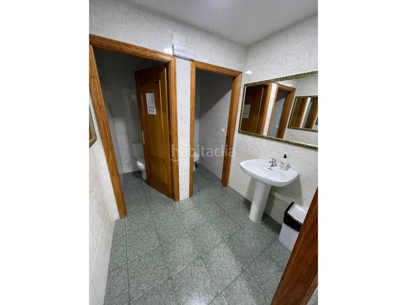 Foto e68a94fb-6fee-41d0-b81e-1c9e463e4358. Local comercial local muy exclusivo en pleno centro comercial en Cabra