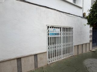 Local Comercial a Calle Santa Lucia