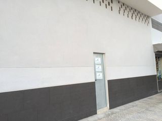 Lloguer Local Comercial  Calle manolo lama. Local comercial ciudad de los niños