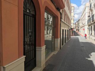 Rent Business premise  Alonso ucles. Local centrico en cabra