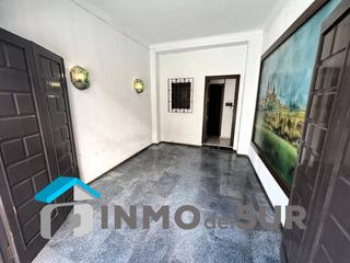 Pis a Cabra. Piso semicéntrico con entrada independiente.