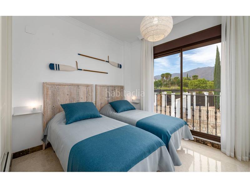 Foto 0e59b1e5-c5d4-4db5-ad73-25a944a27395. Casa aparellada amb piscina a Valle Romano Golf Estepona