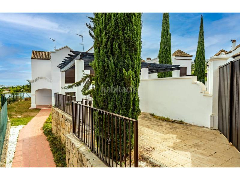 Foto 24d810e2-57ac-4804-9df1-efcf9595ae66. Casa aparellada amb piscina a Valle Romano Golf Estepona