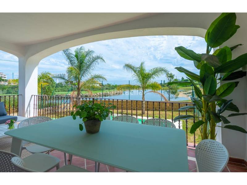 Foto 7ad62644-4f6b-4f5e-b21e-6845be264f7d. Casa aparellada amb piscina a Valle Romano Golf Estepona