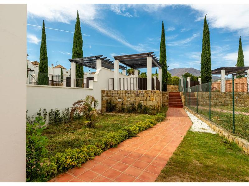 Foto 8fc96ad7-b8c2-4d3e-a3f7-a69704fa07b4. Casa aparellada amb piscina a Valle Romano Golf Estepona