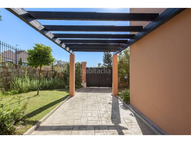Foto bc2b0a5b-5508-4bf2-9a2c-ced167cdb99b. Casa aparellada amb piscina a Valle Romano Golf Estepona