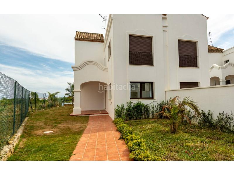 Foto be426251-6349-4718-a474-9a323870e68a. Casa aparellada amb piscina a Valle Romano Golf Estepona